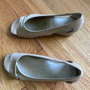 Comfortable stylish Taryn Rose sandal